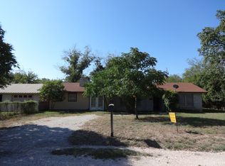 315 S Llano St, Junction, TX 76849