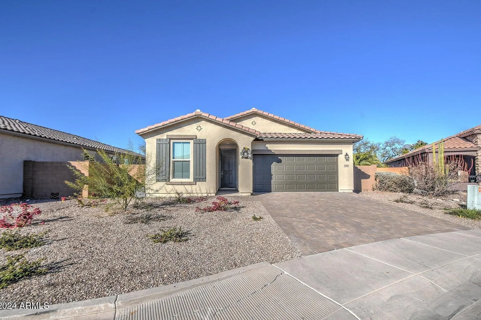 4 bed, 1878 sqft, $2,100 — Photo 1