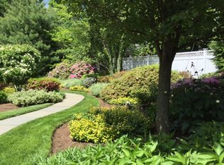 187 Park St APT B, New Canaan, CT 06840