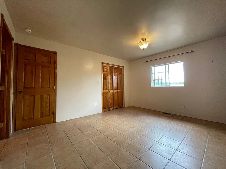 212 S El Rancho Rd — Photo 11
