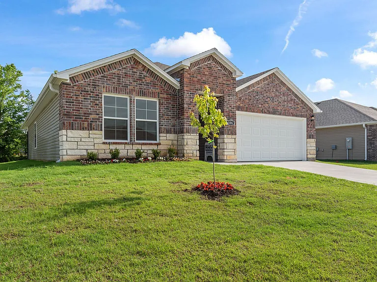 602 W Cattleman Ct — Photo 2