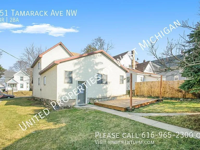 951 Tamarack Ave NW — Photo 16