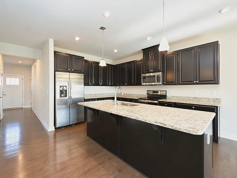 266 Dartmoor Pl — Photo 10