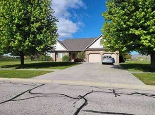 1453 Eagle Crest Ct, Saginaw, MI 48609