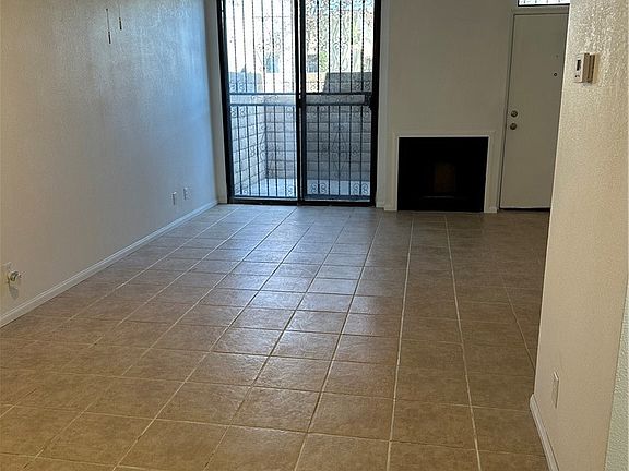 4th image of 2674 Clarendon Ave
