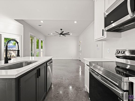 5th image of 38170 Shelby Dr