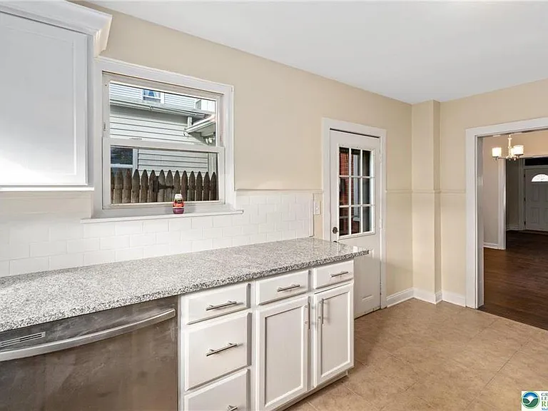 528 N Mohr St — Photo 14