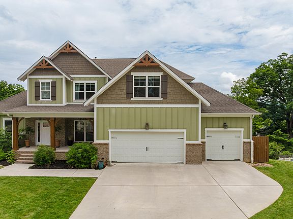 3rd image of 1406 Bridgeview Dr