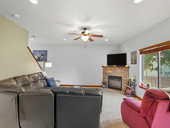 4th image of 1155 Winchester Ln