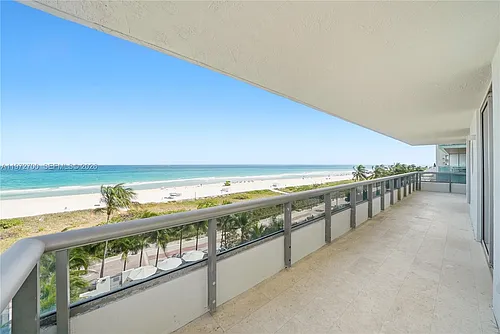 5801 Collins Ave #700 Photo 1