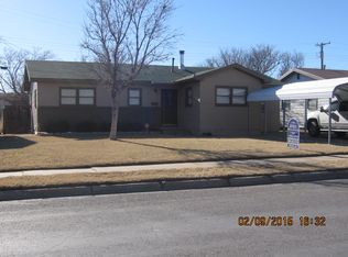 2102 Jackson Dr, Perryton, TX 79070