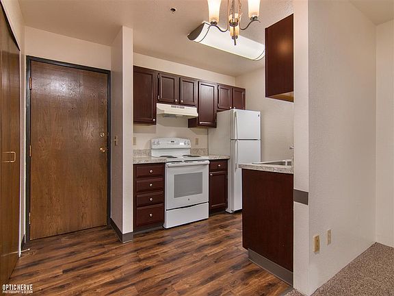 The Outlook Apartment - Kitchen