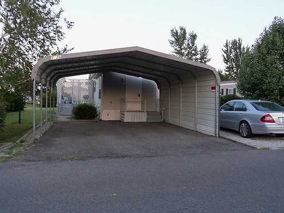 2nd image of 2926 Lauren Ln