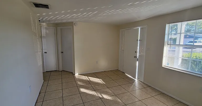 3623 Holiday Lake Dr — Photo 3