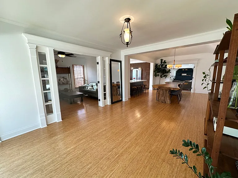 715 N Richman Ave — Photo 2