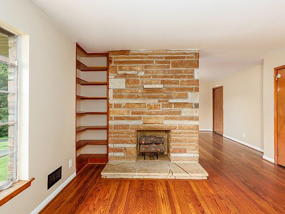 5th image of 627 Blanton Ln