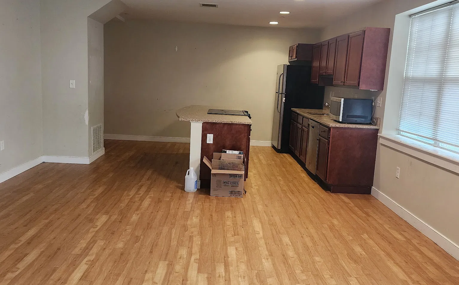 2 bed, 950 sqft, $2,175 — Photo 3