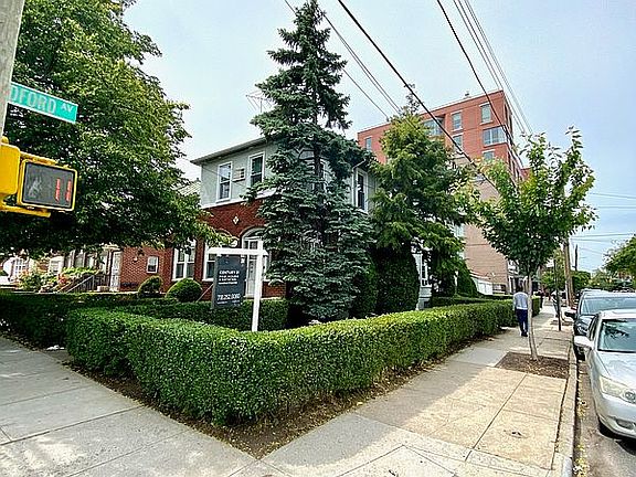 5th image of 2421 Avenue