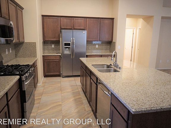 4th image of 2837 Murray Hill Ln