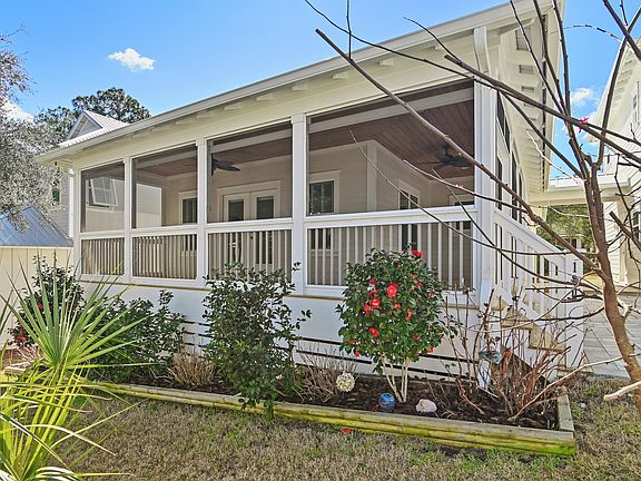 3rd image of 180 Walnut St