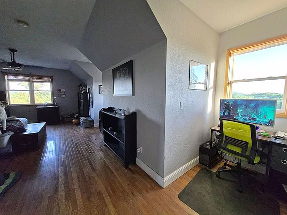 4th image of 2176 Hurricane Rd