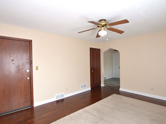 3rd image of 221 Bank Ave #4
