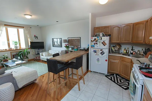 Rented by Voro NYC | media 17