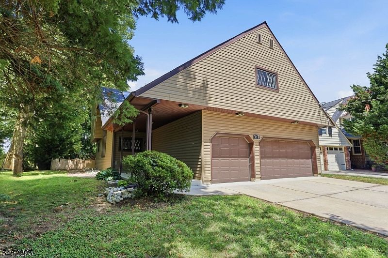 1st image of 319 Oaklawn Ave
