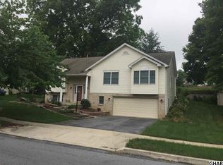 9 Sweet Arrow Dr, Hummelstown, PA 17036