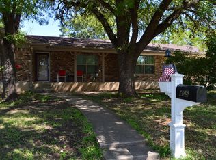 405 Manor Dr, Kerrville, TX 78028