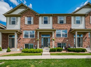 314 Devoe Dr #233, Oswego, IL 60543