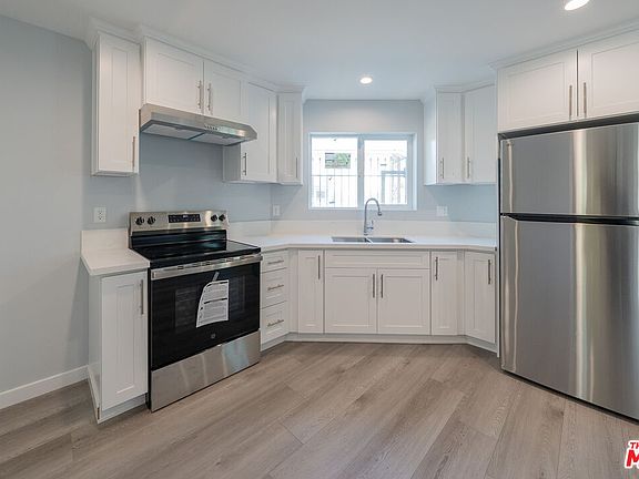 4th image of 5835 Cartwright Ave #1/2