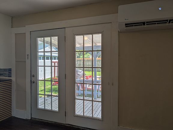 4th image of 922 N 24th St