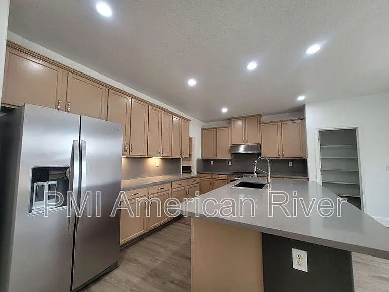 4265 Thalia Way — Photo 4
