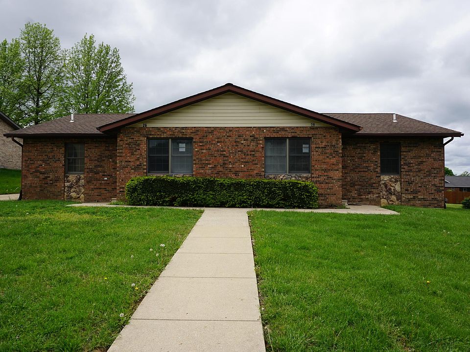 26 /28 Twin Oaks Dr Duplex