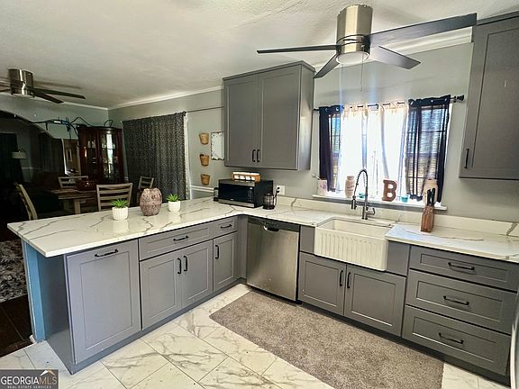 3rd image of 4240 White Tail Way
