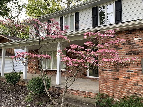 2nd image of 3668 Magnolia Dr