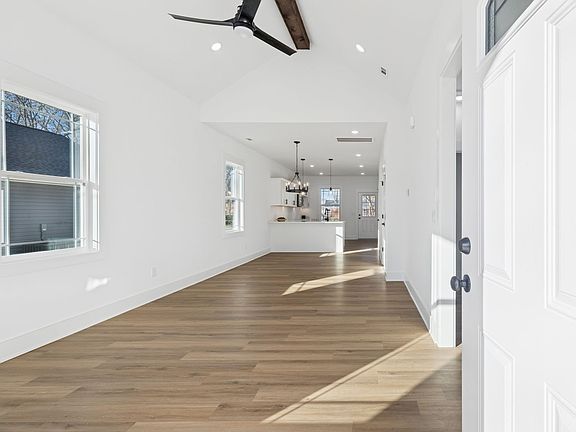 4th image of 1511 Cheatham St