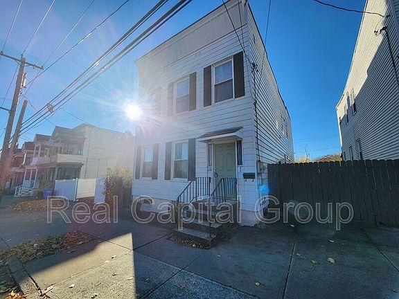 3rd image of 128 Morton Ave APT 2
