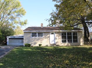 77 Alameda Dr, Carpentersville, IL 60110