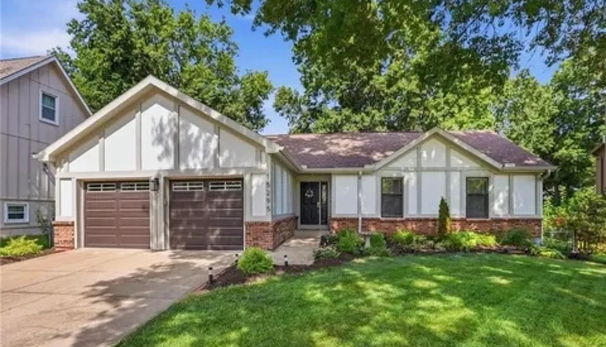 3 bed, 1372 sqft, $2,500 — Photo 1