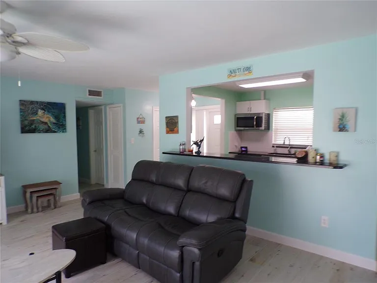 21088 Edgewater Dr — Photo 35