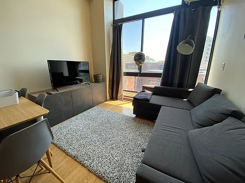 12 Stoneholm St Photo 1