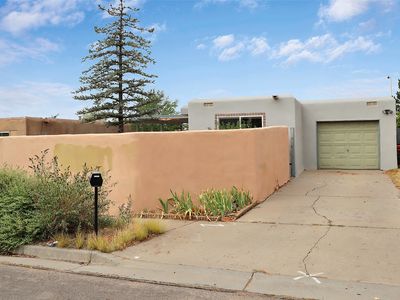 1336 Corrida De Agua, Santa Fe, NM, 87507