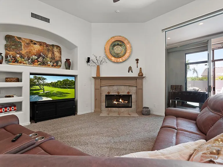 4926 N Valley Gln — Photo 5