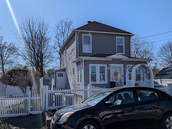 2nd image of 42 3rd Avenue