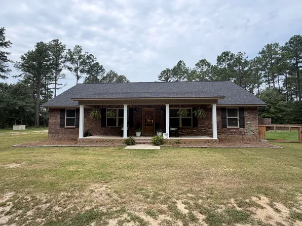 3960 Black River Rd, Dalzell, SC 29040