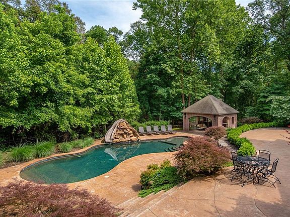 3rd image of 3 Staxton Cir