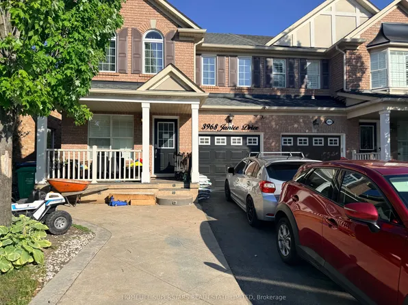 3968 Janice Dr, Mississauga, ON L5M 7Y4