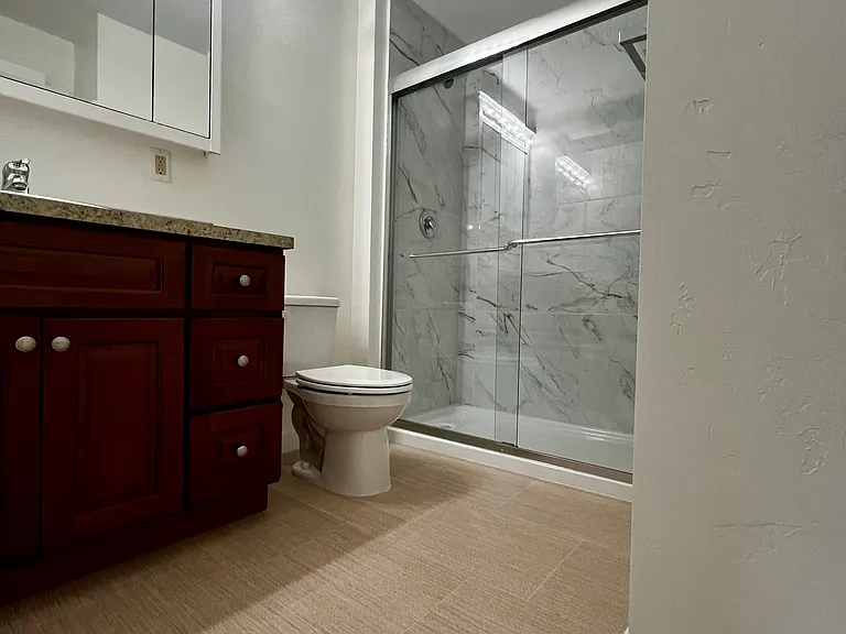 1127 Sleater Kinney Rd SE — Photo 5